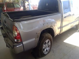 2014 TOYOTA TACOMA, SILVER, PRE-RUNNER, CREW CAB, 4.0L, AT, 2WD.  Z26462